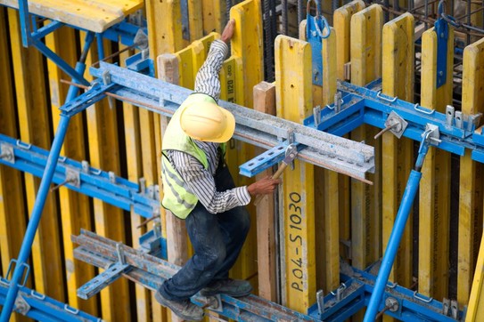 Instalación y desinstalación del andamio de aluminio